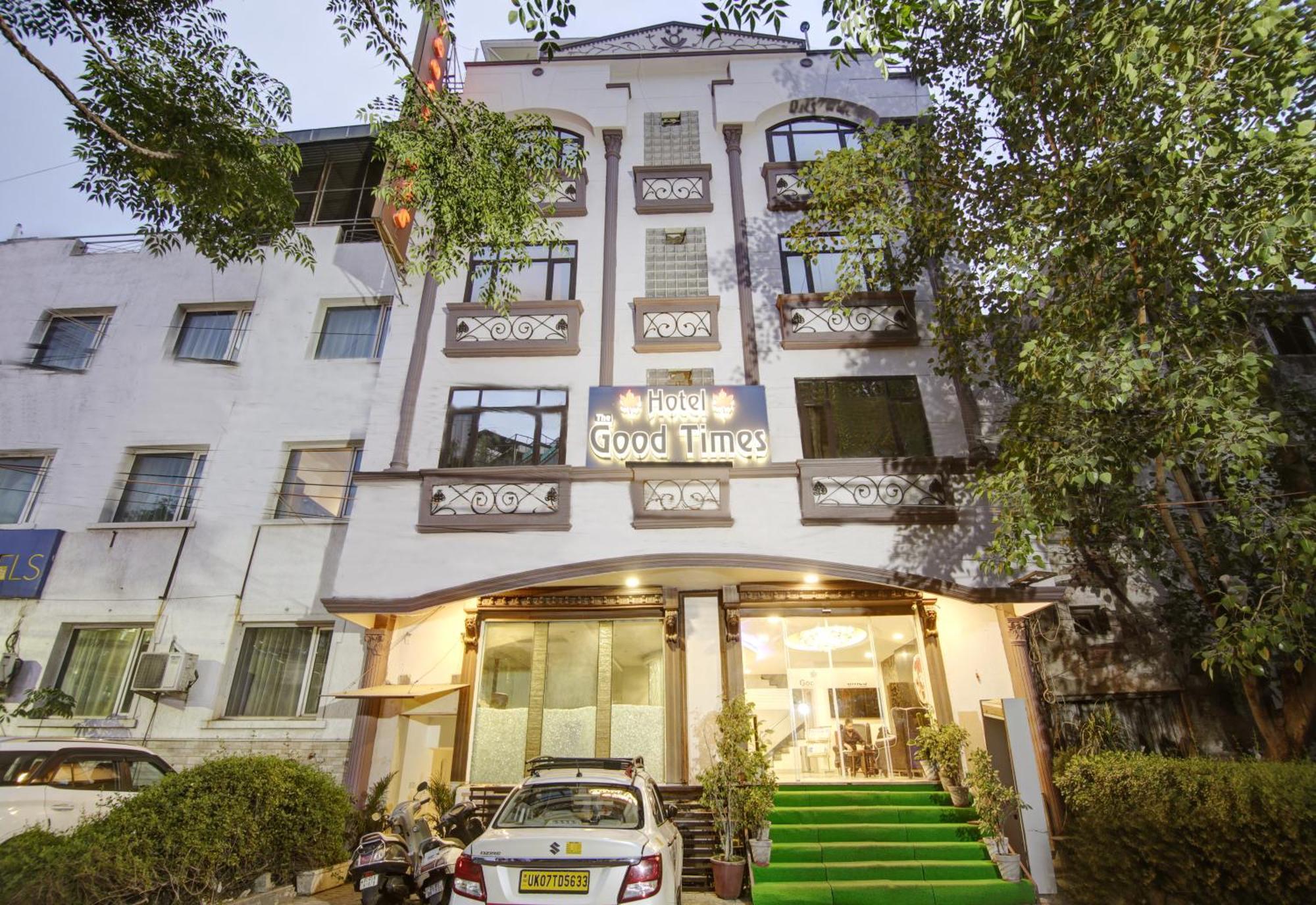 Hotel Good Times Near Ganga Ram Hospital And Karol Bagh Metro デリー エクステリア 写真
