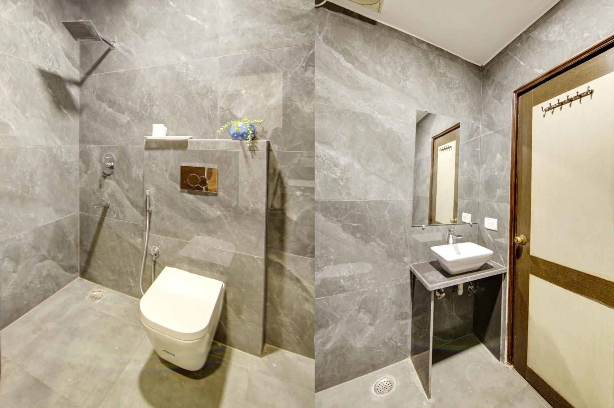 Hotel Good Times Near Ganga Ram Hospital And Karol Bagh Metro デリー エクステリア 写真