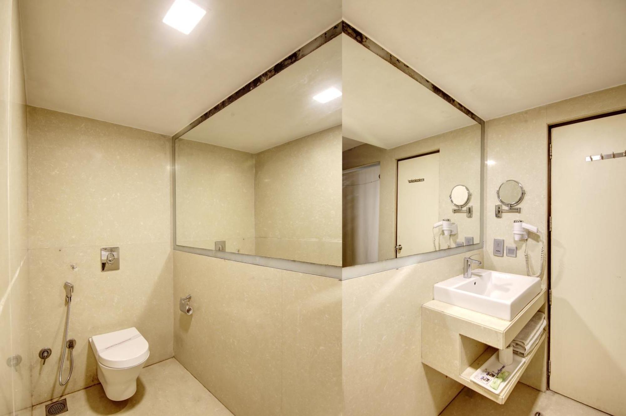 Hotel Good Times Near Ganga Ram Hospital And Karol Bagh Metro デリー エクステリア 写真