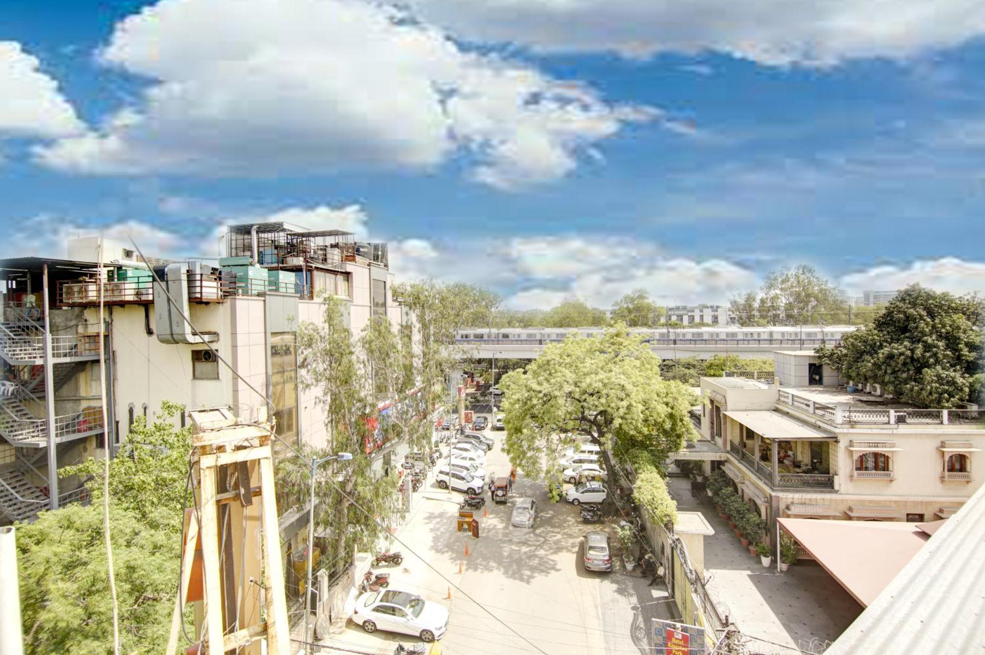 Hotel Good Times Near Ganga Ram Hospital And Karol Bagh Metro デリー エクステリア 写真