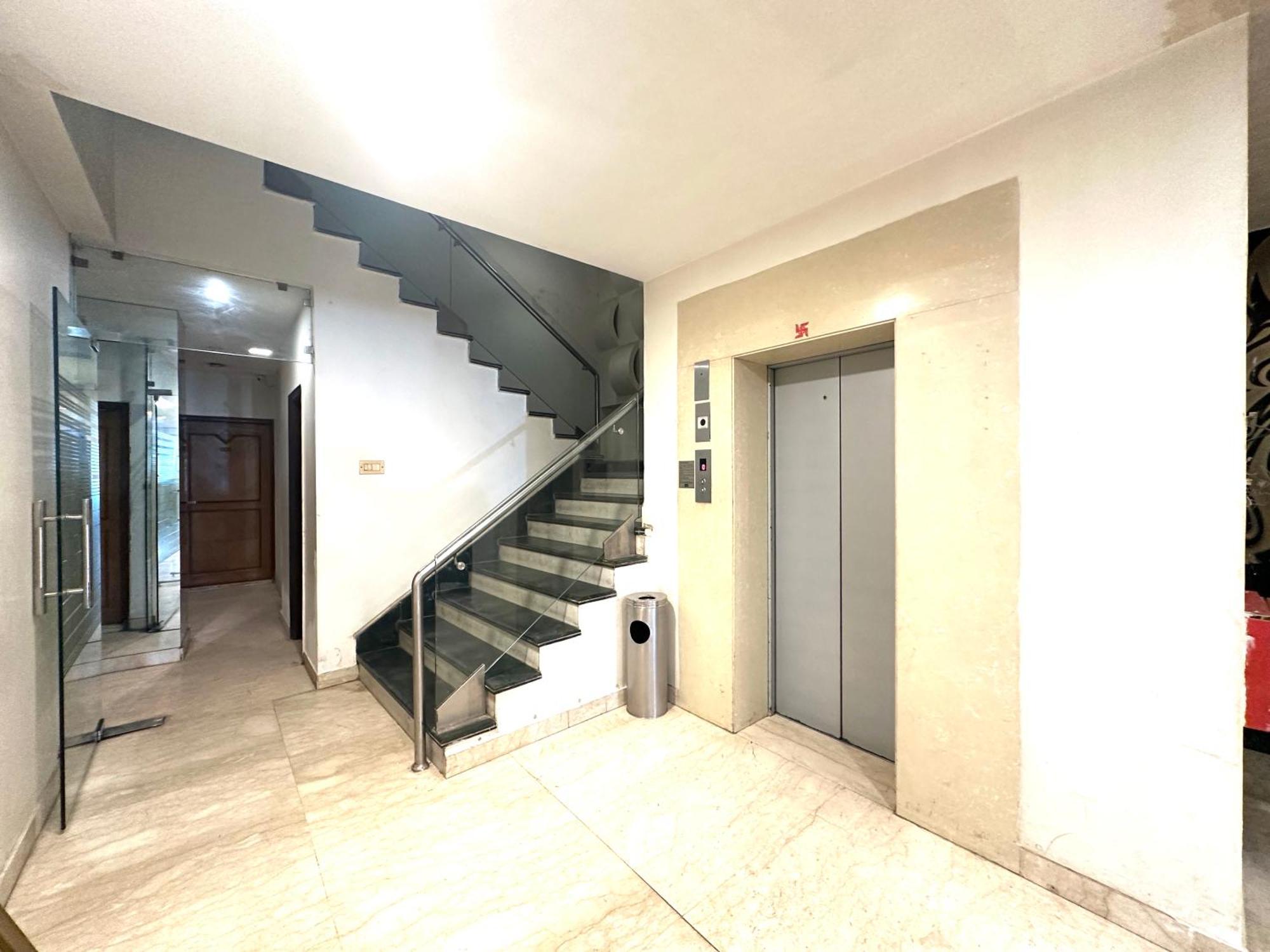Hotel Good Times Near Ganga Ram Hospital And Karol Bagh Metro デリー エクステリア 写真