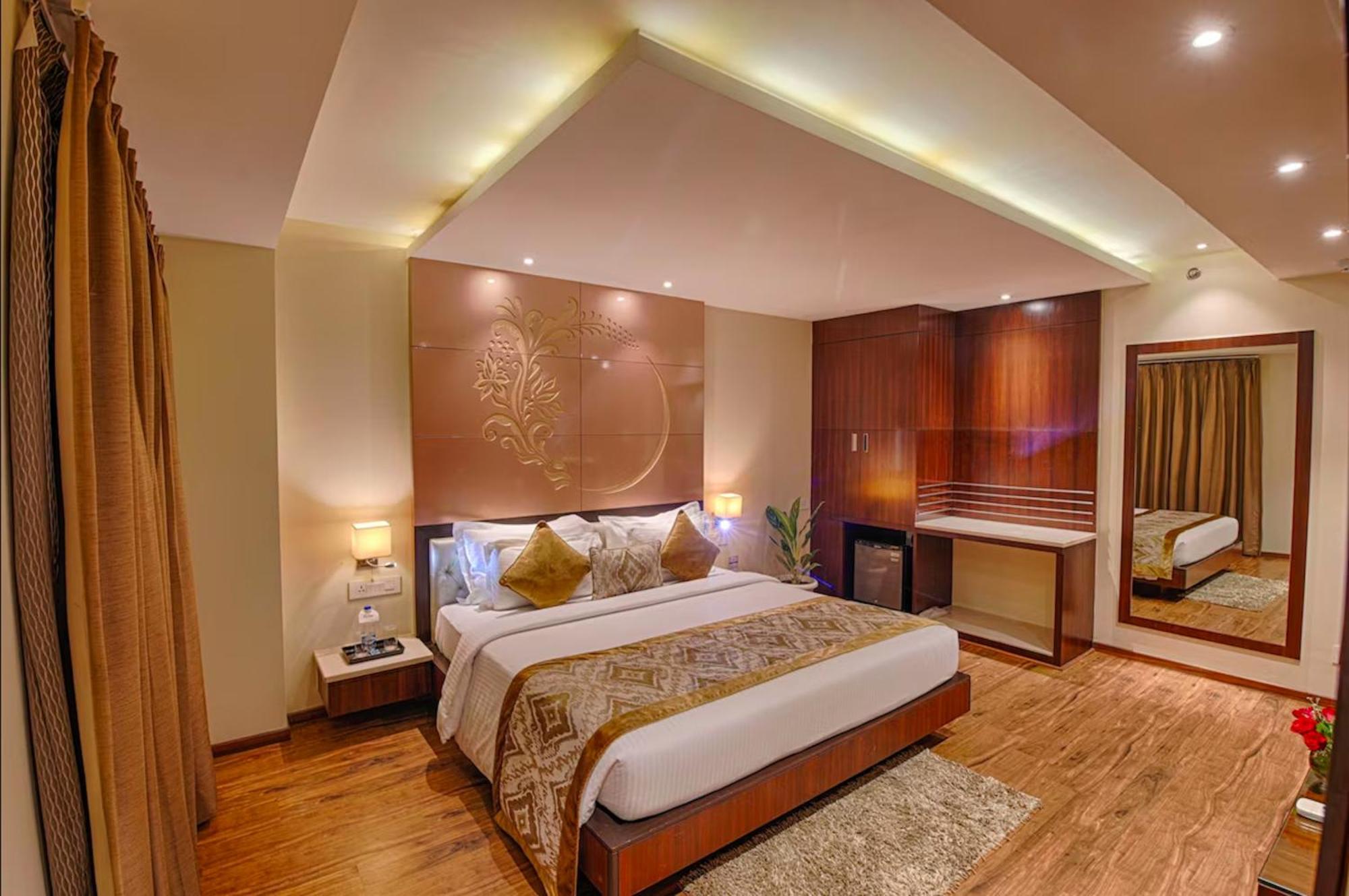 Hotel Good Times Near Ganga Ram Hospital And Karol Bagh Metro デリー エクステリア 写真